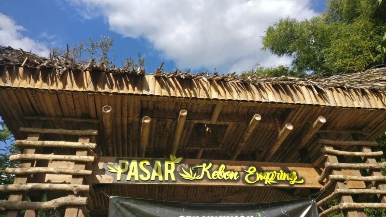 Kebon Pring Floating Resort&Market Bantul Bagian luar foto