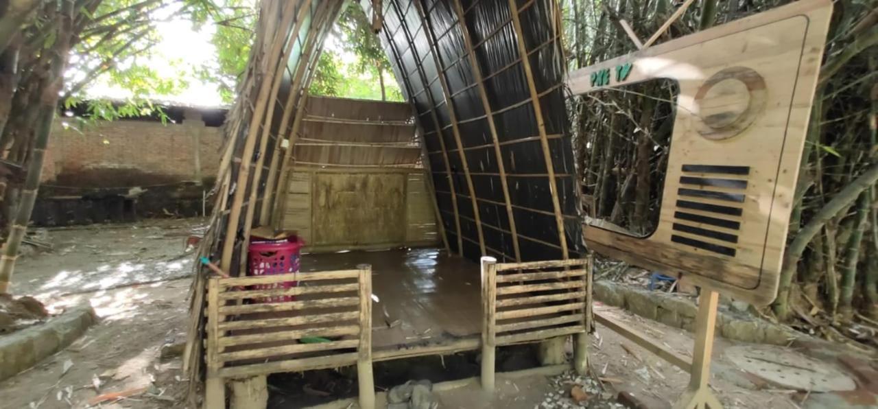 Kebon Pring Floating Resort&Market Bantul Bagian luar foto